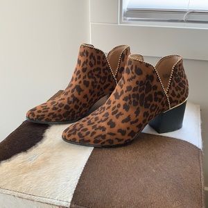 Leopard ankle boot